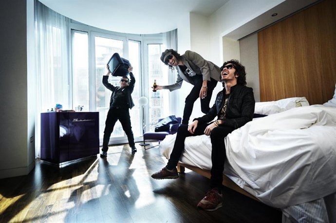 Foto Promocional De Miguel Ríos Con Pereza En La Gira Rock Hasta El Final