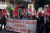 Más de 300 delegados de UGT y CCOO recuerdan a las 33 víctimas de accidentes laborales en Murcia durante 2009