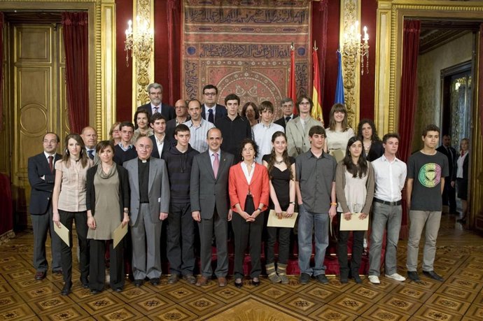 Entregados Los Premios Extraordinarios De Bachillerato, Ansoleaga, Ortografía Y 