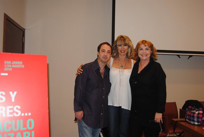 Maria Luisa Merlo, Miriam Díaz-Aroca Y Jorge Roelas En La Presentación