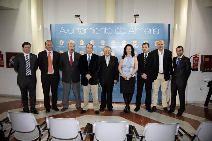 El Alcalde De Almería, Luis Rogelio Rodríguez-Comendador, Presenta El 