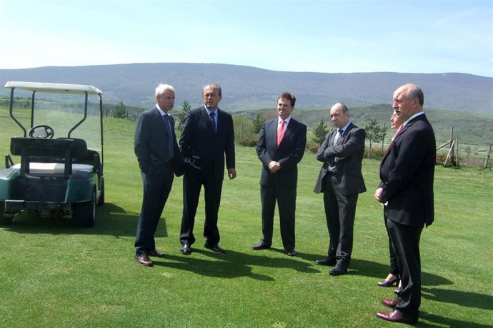 Marcano Inaugura El Campo De Golf De Nestares