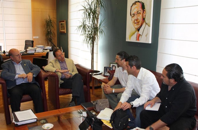 Reunión De Cámara Con Representantes Del Comité De Empresa De Latbus