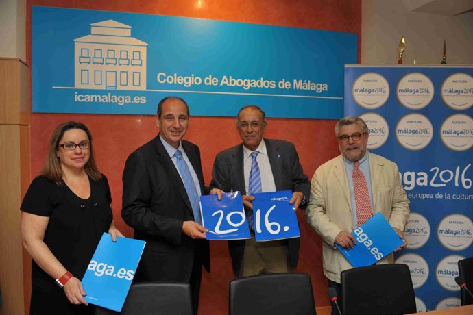 Un Momento Tras La Firma Del Convenio.