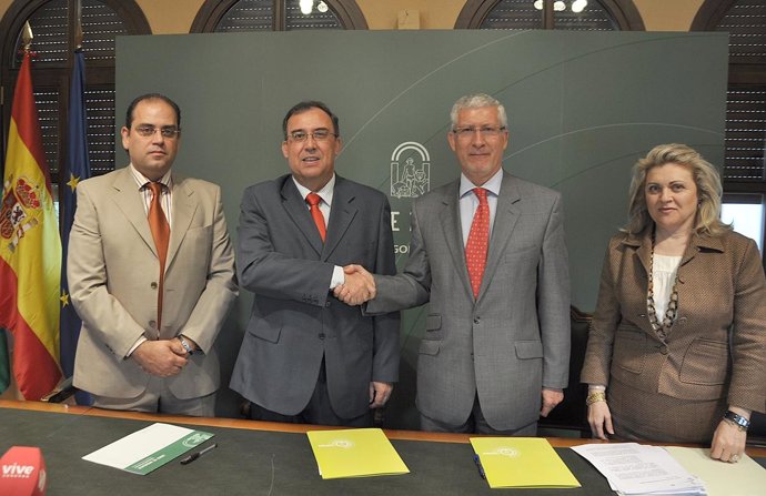 Firma Del Convenio Entre Junta Y Confemadera