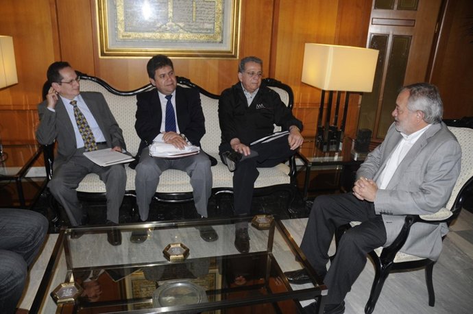 El Alcalde Con Los Embajadores