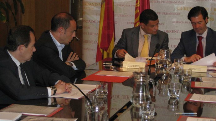 Manuel Rey Y Miguel Rus Durante La Comisión.