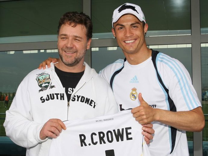 Russell Crowe visita a la plantilla del Real Madrid