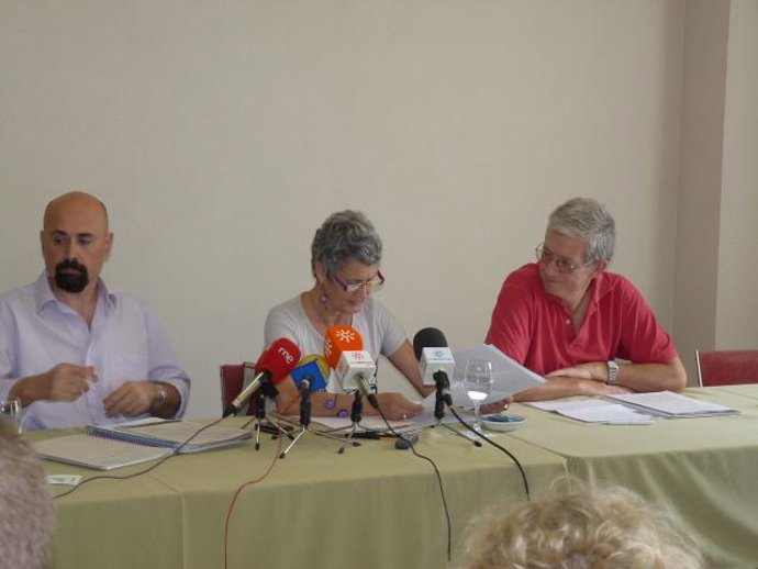 Miembros De Distintas Asociaciones De Ecologistas Durante Su Presentación A Las 