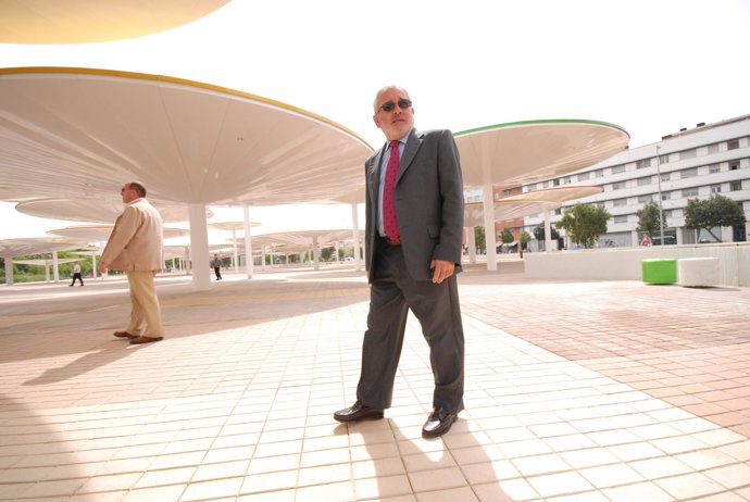 El Alcalde De Córdoba En El Centro Abierto De Actividades Ciudadanas