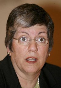 Napolitano: la amenaza del coche bomba está siendo investigada como "un ataque terrorista en potencia"