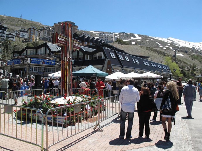 Cruz De Mayo Hecha Con Esquís