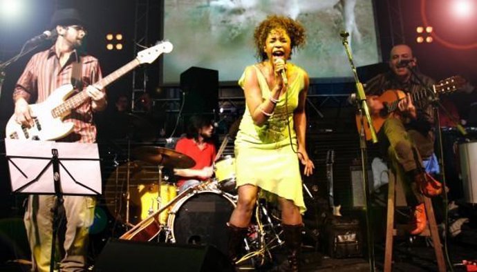 El Grupo De Jazz 'Mr. Zé' En Concierto