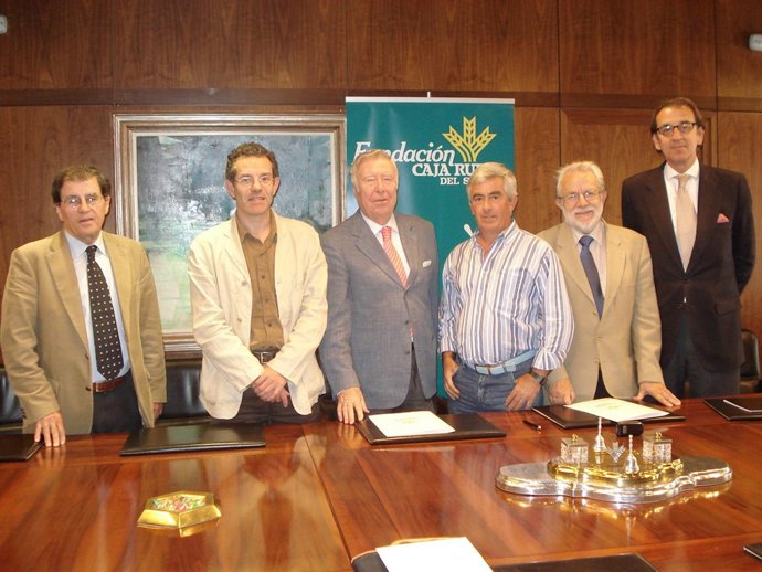 El Presidente De La Caja Rural Del Sur, José Luis García-Palacios, Junto A Repre