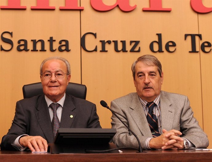 (Drcha) Vicente Victoriano, Presidente De La Comisión De Transportes De La Cámar