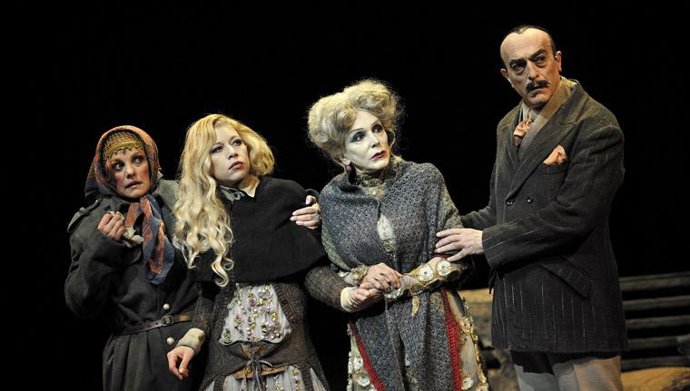 Tórtolas, Crepúsculo... Y Telón