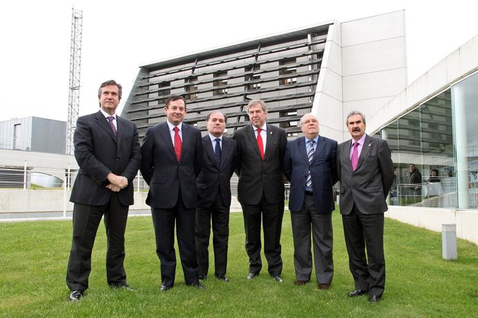 Imagen De Los Consejeros De Industria De Asturias, Cantabria, Castilla Y León, L