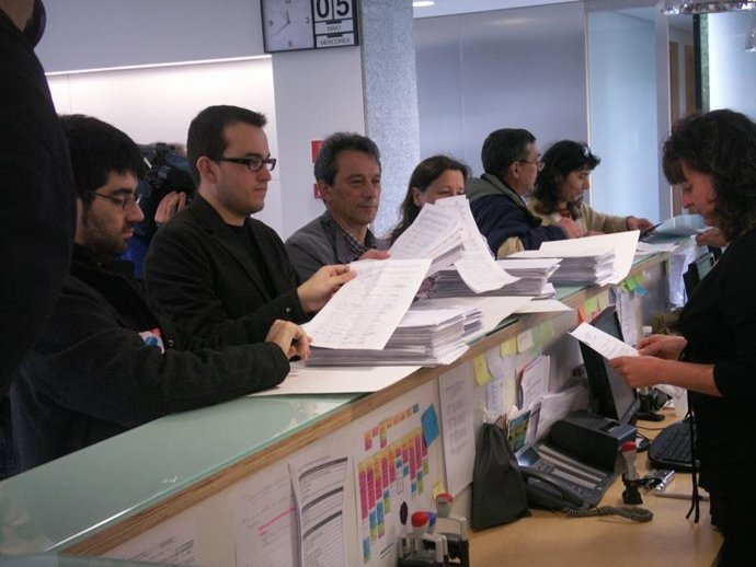 Entrega De Firmas De Queremos Galego