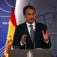 Zapatero promete "el máximo esfuerzo" en fusión de las cajas gallegas 