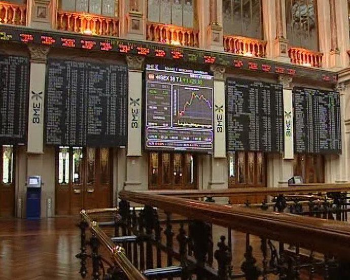 El Ibex abre al alza pero cae de nuevo