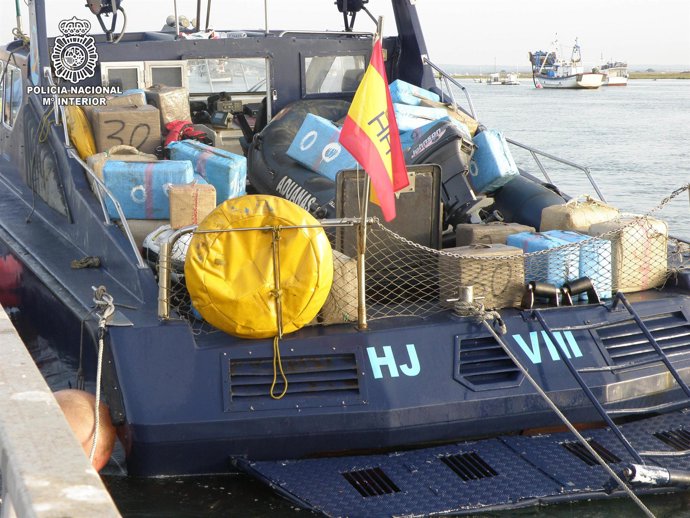 Embarcación Con Material Intervenido