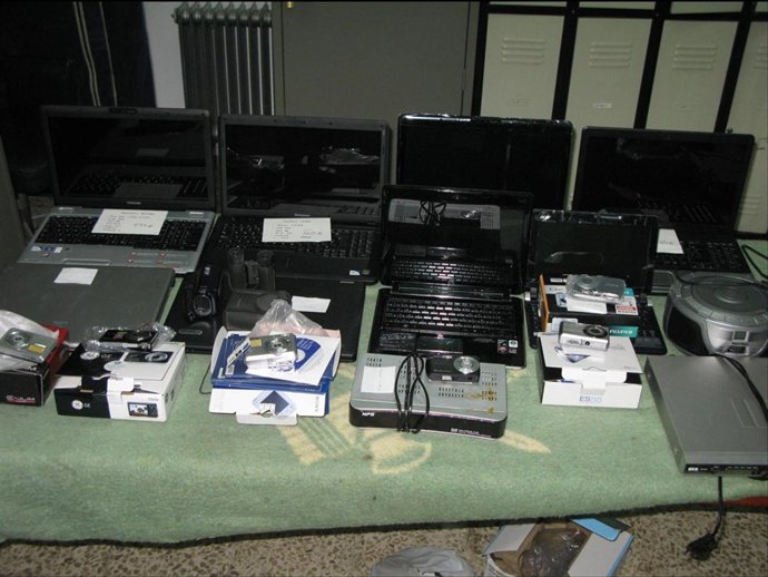 Efectos Recuperados Tras El Esclarecimiento De Cuatro Robos En Alcalá La Real