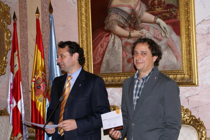 Arahuetes Y Callejo Durante El Acto De Nombramiento Como Embajador