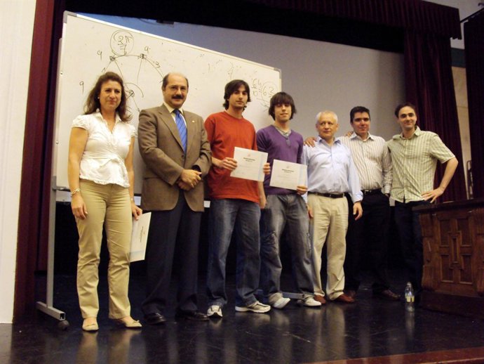 Estudiantes Premiados En La I Olimpiada De Física De La US