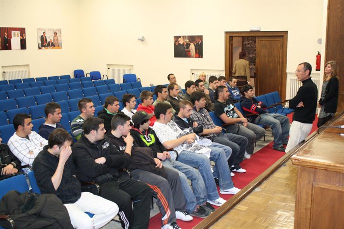 Alumnos De FP En La Ventanilla Única Empresarial 