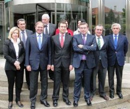 Senadores Gallegos Se Reúnen Con Feijóo