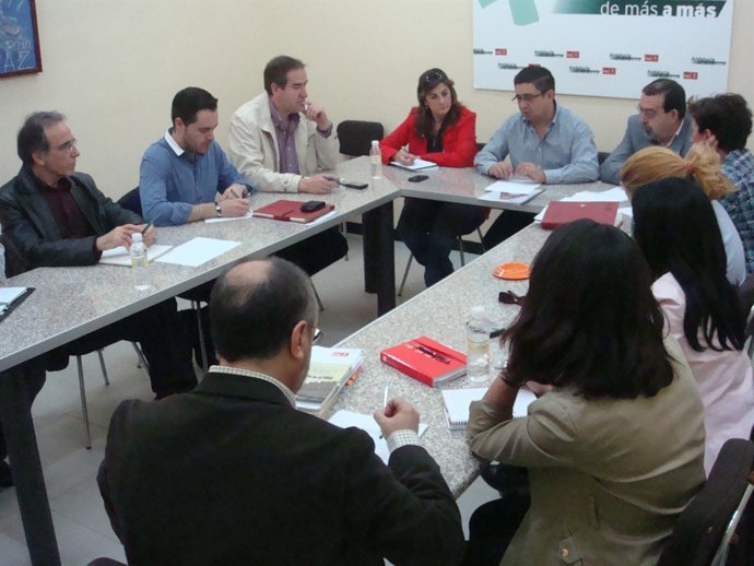 El Grupo Parlamentario Socialista Durante Su Reunión De Hoy.