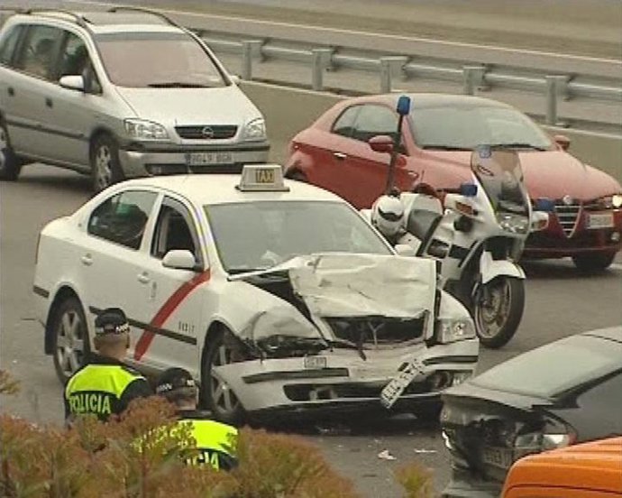 Mueren 14 personas en las carreteras