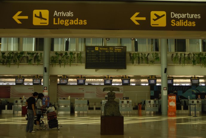 Aeropuerto De Asturias.