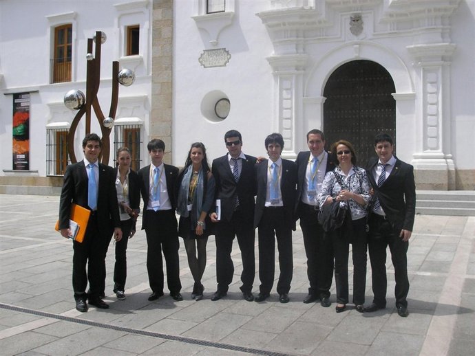 Estudiantes De La UPNA Participaron En La II Liga De Debate Universitario En Ext