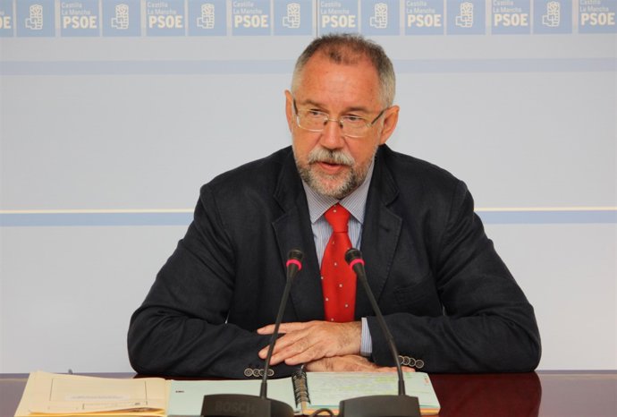 Santiago Moreno Durante La Rueda De Prensa Que Ofreció En Toledo