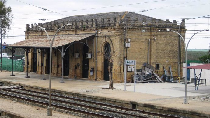 Antigua Estación Ferroviaria De Villanueva Del Ariscal Y Olivares.
