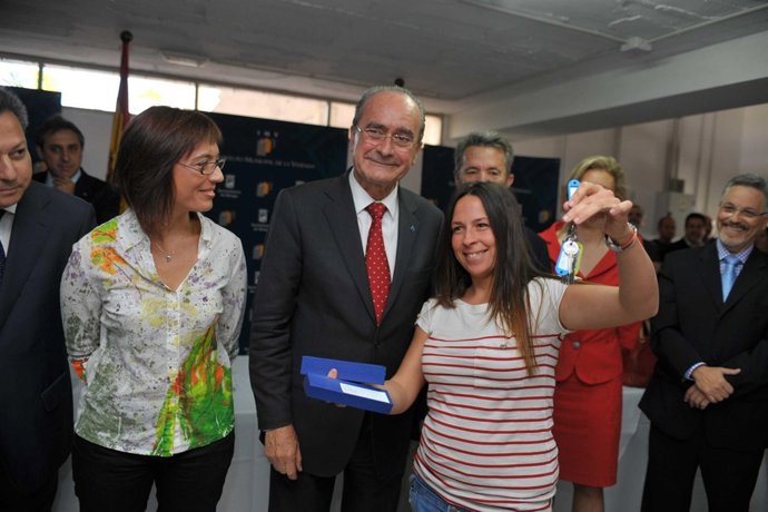 Gámez Y De La Torre Entregan Llaves De VPO