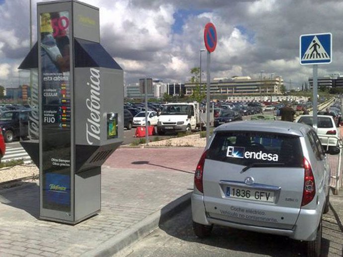 Cabinas Telefónicas Para Recargar Vehículos Eléctricos De Telefónica Y Endesa