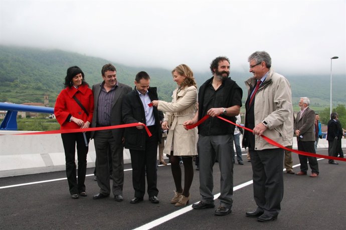 Suprimido El Paso A Nivel De Bakaiku.