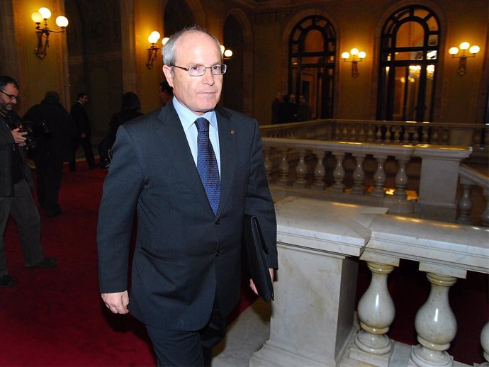 El Presidente De La Generalitat, José Montilla, En El Parlament.