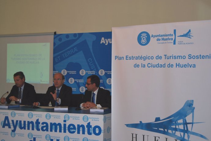 El Alcalde De Huelva Y El Concejal De Turismo Presentan El Plan Estratégico De T