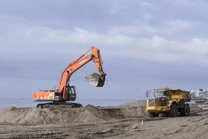 Trabajos En La Playa El Bombo