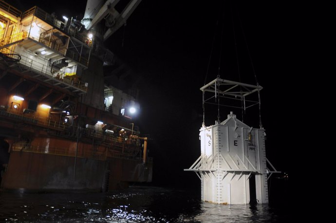 BP Instala Una Campana En La Zona Del Vertido