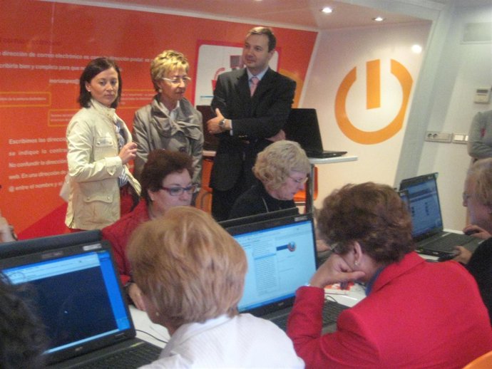 Cursos De Formación En Nuevas Tecnologías Para Mujeres