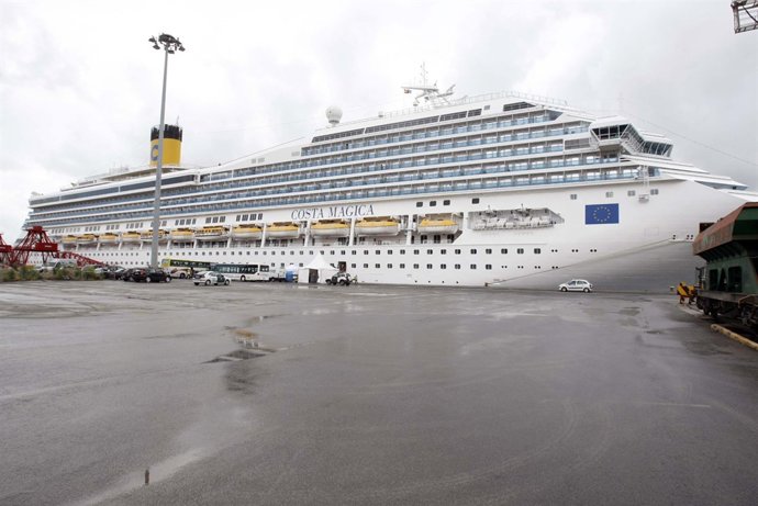 El Crucero 'Costa Mágica' En Santander