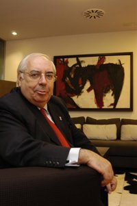 Areces espera que los sacrificios afecten "también y sobre todo a los que más tienen"