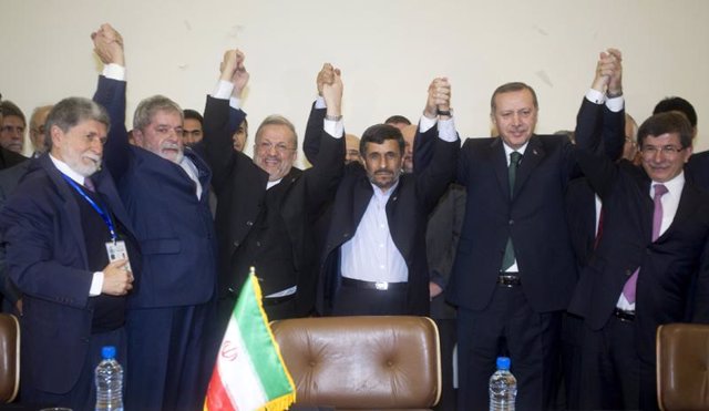Ahmadineyad, Lula y Erdogan