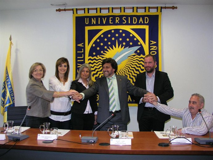 El Rector De La UPO, Juan Jiménez, Con Representantes De 5 Ayuntamientos De Sevi