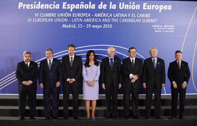 Zapatero en la cumbre de latinoamérica