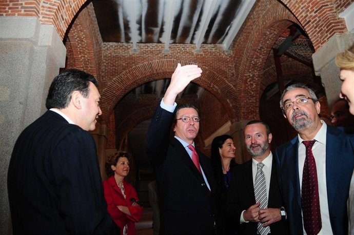 El Alcalde Durante Su Vista Al Conde Duque